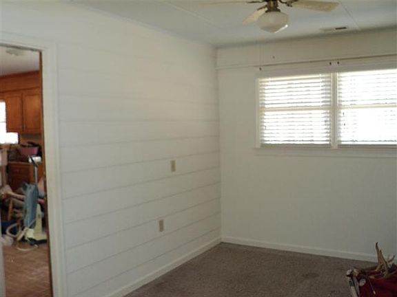 1412 Andersonwood Dr_Home Photos_Breezeway Room_02052016