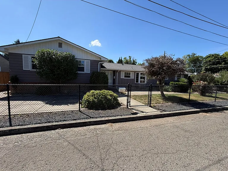 550 Carlson Dr — Photo 34