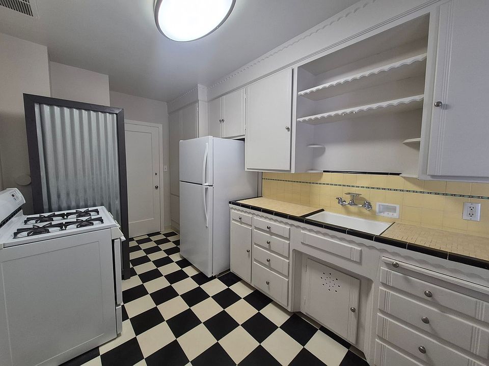 1st image of 1706 11th St #12