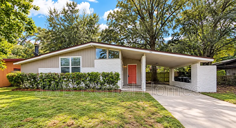 Cedar Hills — Photo 1