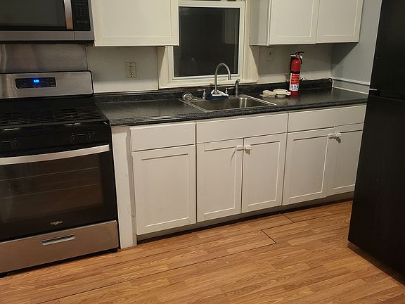 4th image of 129 W 22nd St Floor 1
