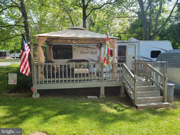 19 Commanche Dr #1, Earleville, MD 21919