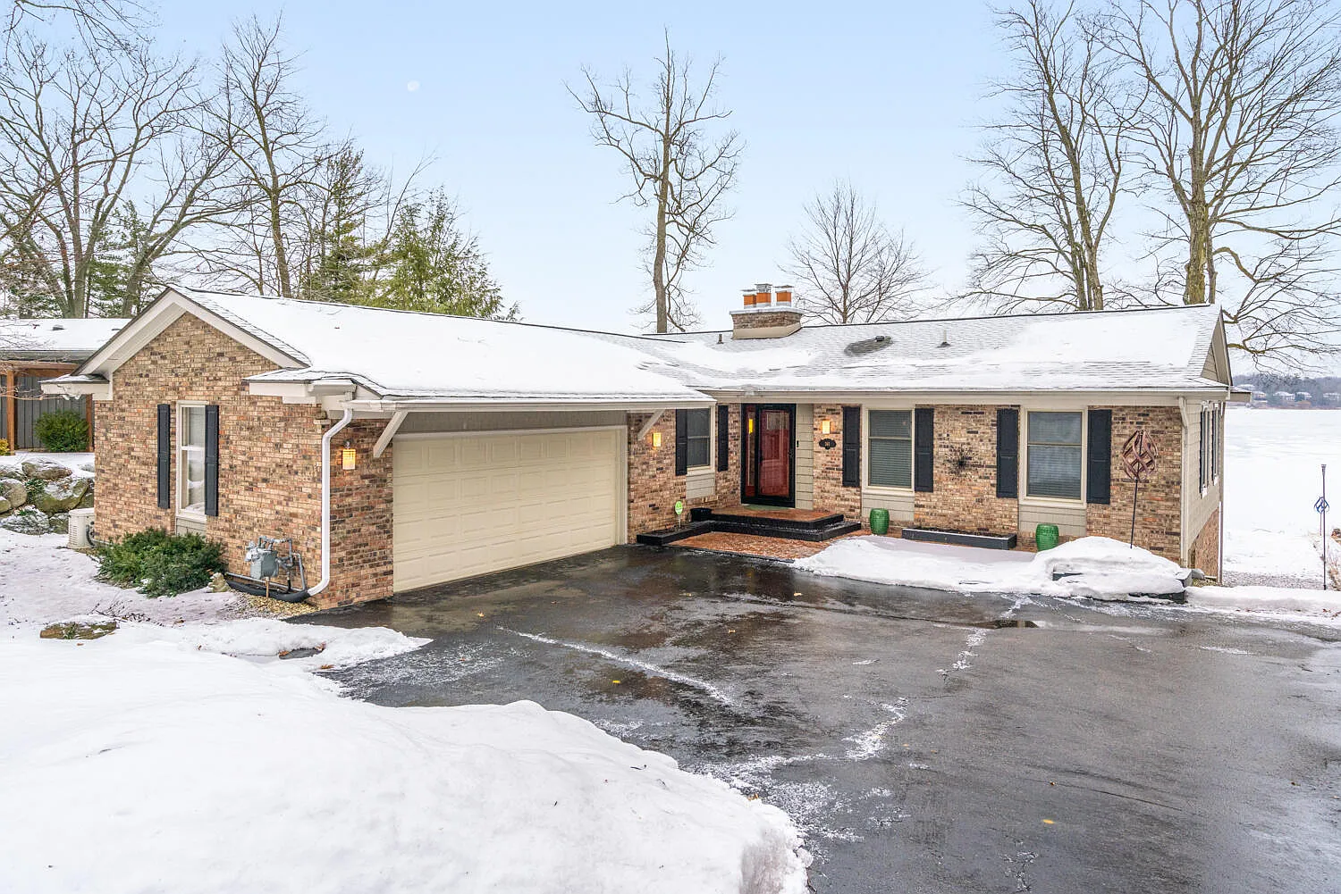 341 Bayview Ln photo 1