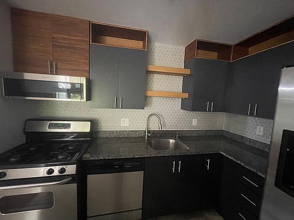 5th image of 1205 Kenzie Dr