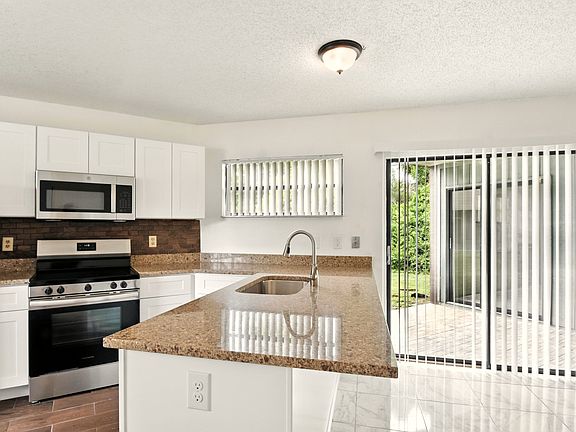 5th image of 4523 Hidden Oak Ct