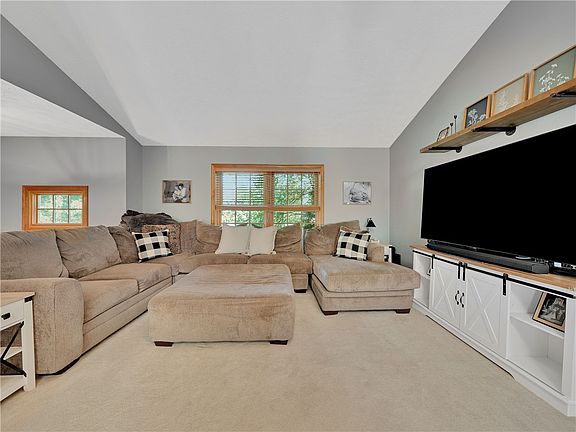 3rd image of 1028 Lexington Dr