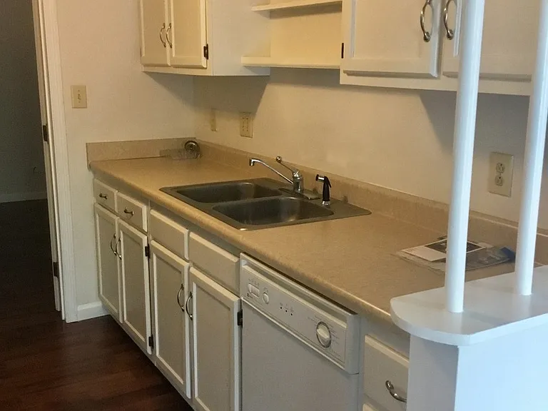 815 Seabury Ct — Photo 20