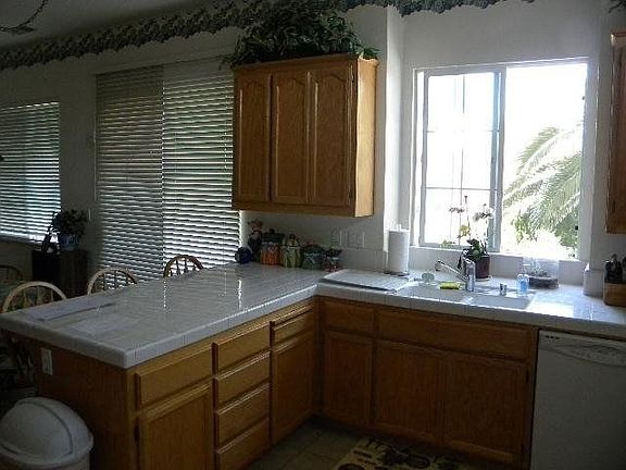 4th image of 5524 Goldenrod Dr