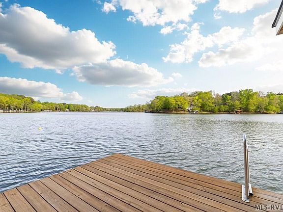 3rd image of 1705 Great Creek Dr