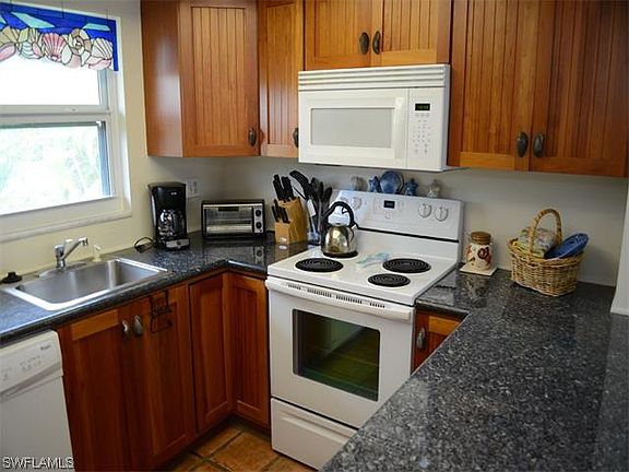 5th image of 2840 W Gulf Dr Unit 14