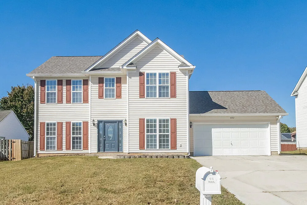 4 bed, 2.5 bath, 1804 sqft, $2,190 — Photo 1