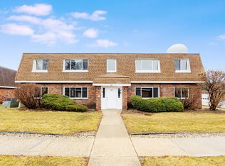103 Harbor Dr, Oswego, IL 60543