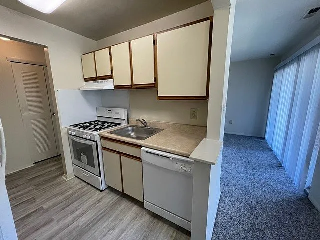 Autumn Ridge Apartments — Photo 84