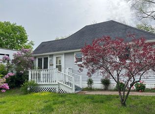 7957 McHenry St, BURLINGTON, WI 53105