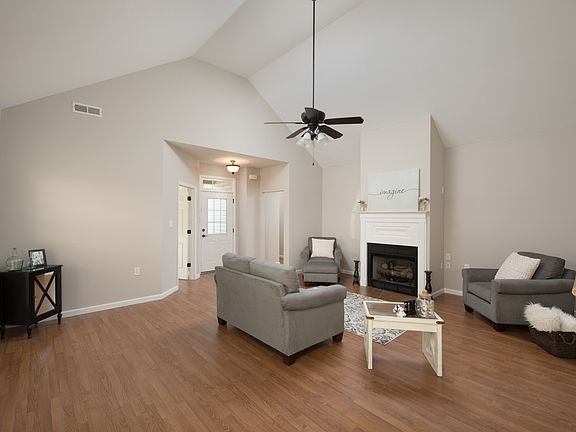 4th image of 1509 Woodland Cove Dr NE