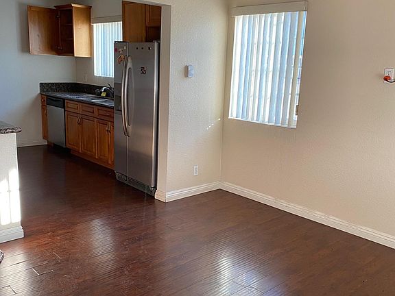5th image of 2616 Gage Ave