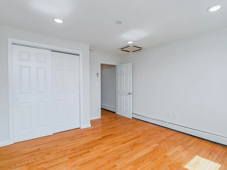 419 Broadway #3 — Photo 8