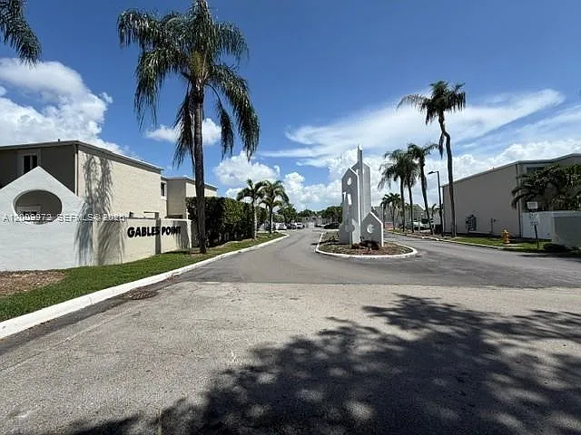 4590 SW 68th Court Cir #8