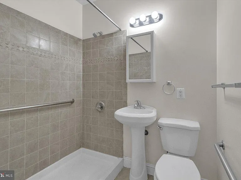 1707 Capitol Ave NE #1 — Photo 7
