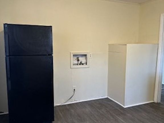 4th image of 524 Franklin St