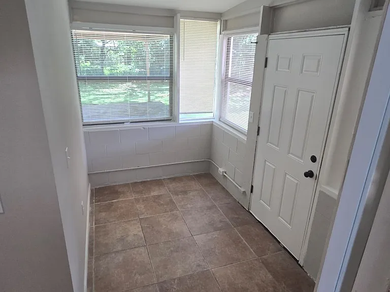 10242 Westmar Rd — Photo 7