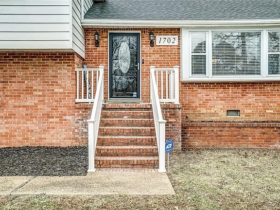 3rd image of 1702 Joycelyn Ct