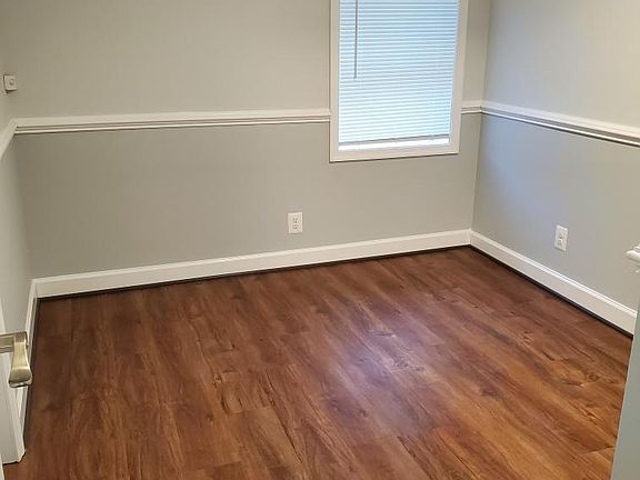 5th image of 3247 Magnolia Ave