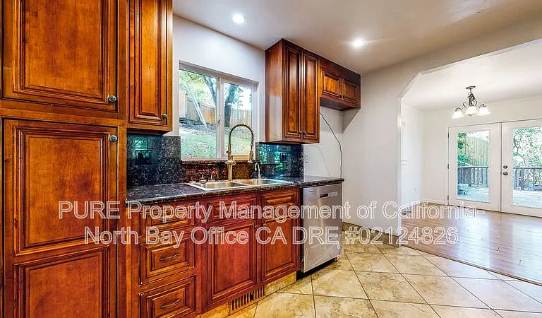 1580 Madrone Dr — Photo 14