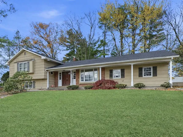 55 Somerset Dr, Woodcliff Lake, NJ 07677