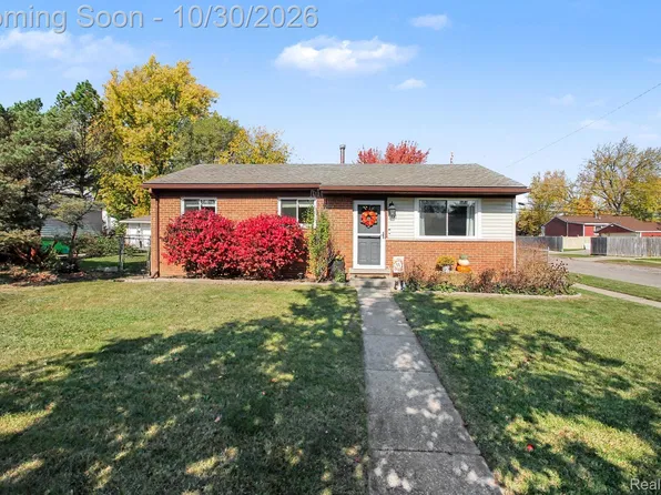 320 University Ave, South Lyon, MI 48178