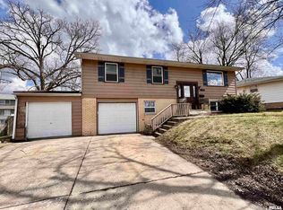 5904 N Hamilton Rd, Peoria, IL 61614