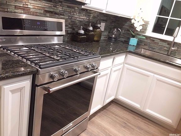3rd image of 3929 Continental Way