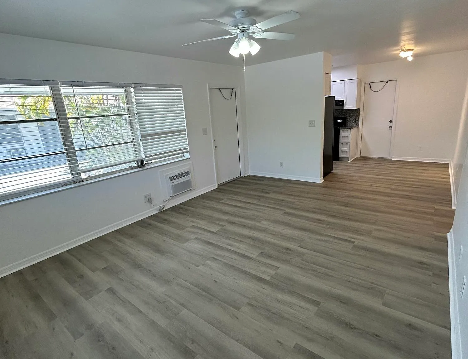 2 bed, 1.0 bath, 7645 sqft, $2,000 — Photo 3