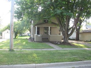 408 7th St SE, Waseca, MN 56093