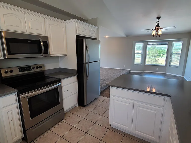 940 W Red Oaks Dr — Photo 21