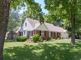 5300 Fairway Rd, Fairway, KS 66205