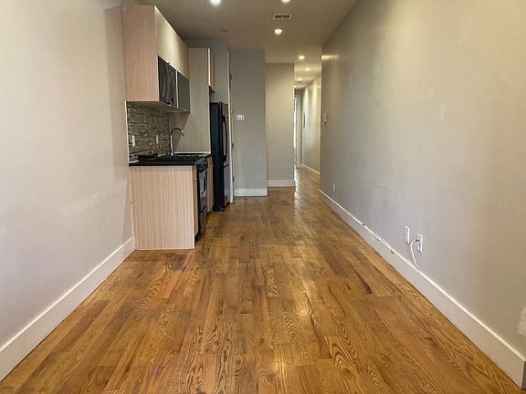 5th image of 66 Jefferson St #2L