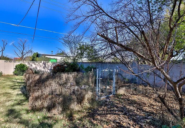 144 E Vista Del Cerro Dr — Photo 2