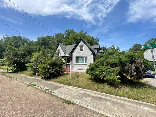 909 S McLean Blvd Photo 1