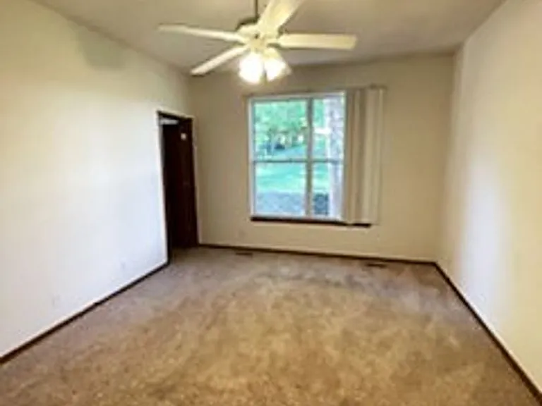 2519 Sandhutton Ave — Photo 8