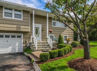 80 Vollers Dr, Branchburg, NJ 08876