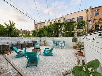 285 Cornelia Street, #2R