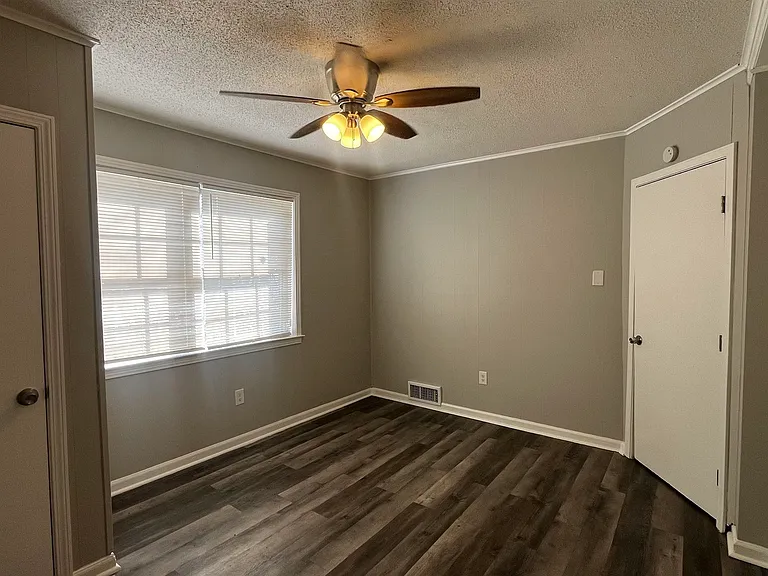 2547 Courtney Dr — Photo 13