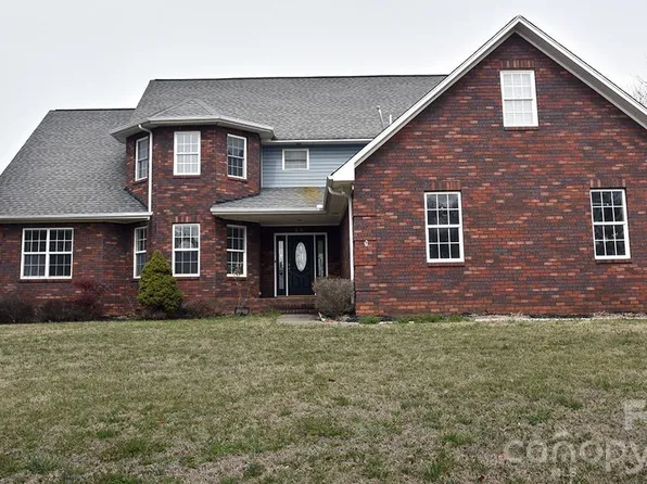 1203 Edgewater Ct, Granite Quarry, NC 28146