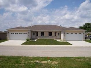 312 Carnation St NE, Demotte, IN 46310