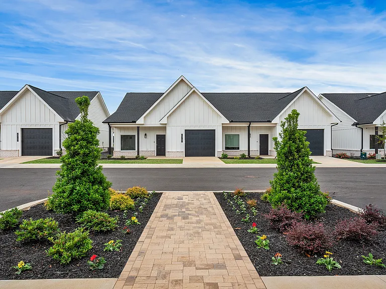 Villas at Capital Twenty — Photo 3