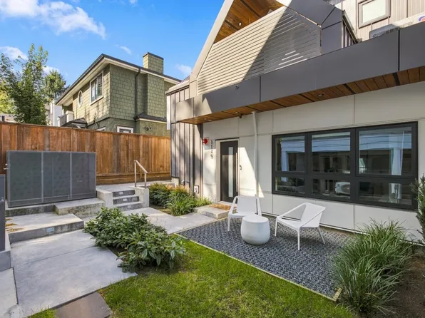 1145 W 33rd Ave, Vancouver, BC V5V 3B1