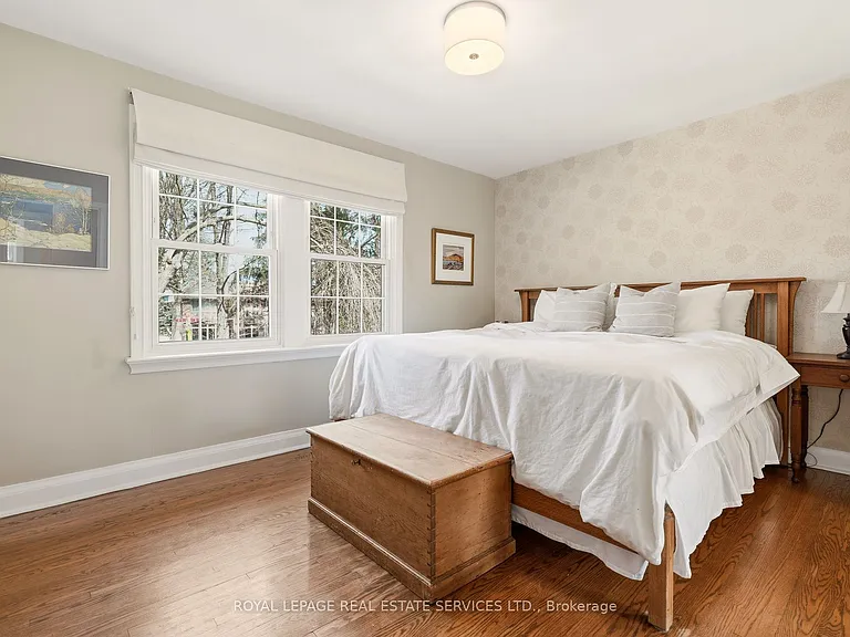 145 Suffolk Ave — Photo 21