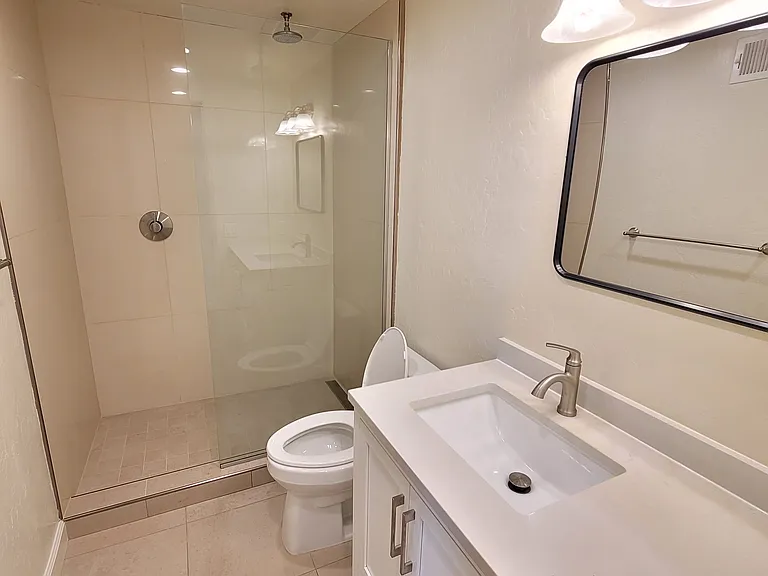 1093 Jamaica St — Photo 13