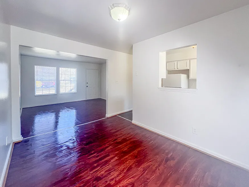 3 bed, 864 sqft, $1,399 — Photo 4